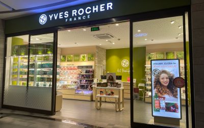 Französischer Kosmetik-Konzern Yves Rocher stattet neue Filialen mit Videolösung aus