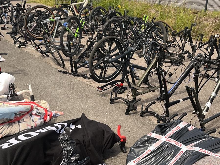 BPOL-Rostock: Hochwertige Fahrräder und Werkzeuge im Wert von über 100.000,- Euro sichergestellt