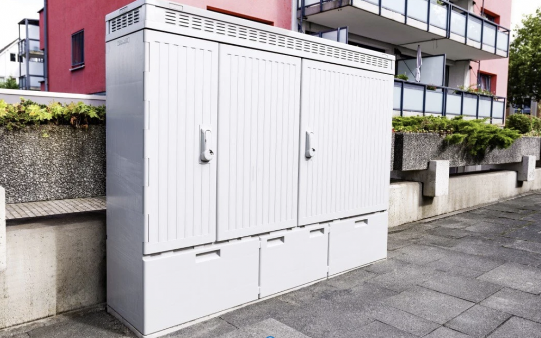 Digitaler Netzausbau: OXG sichert Glasfaserstationen mit eCLIQ