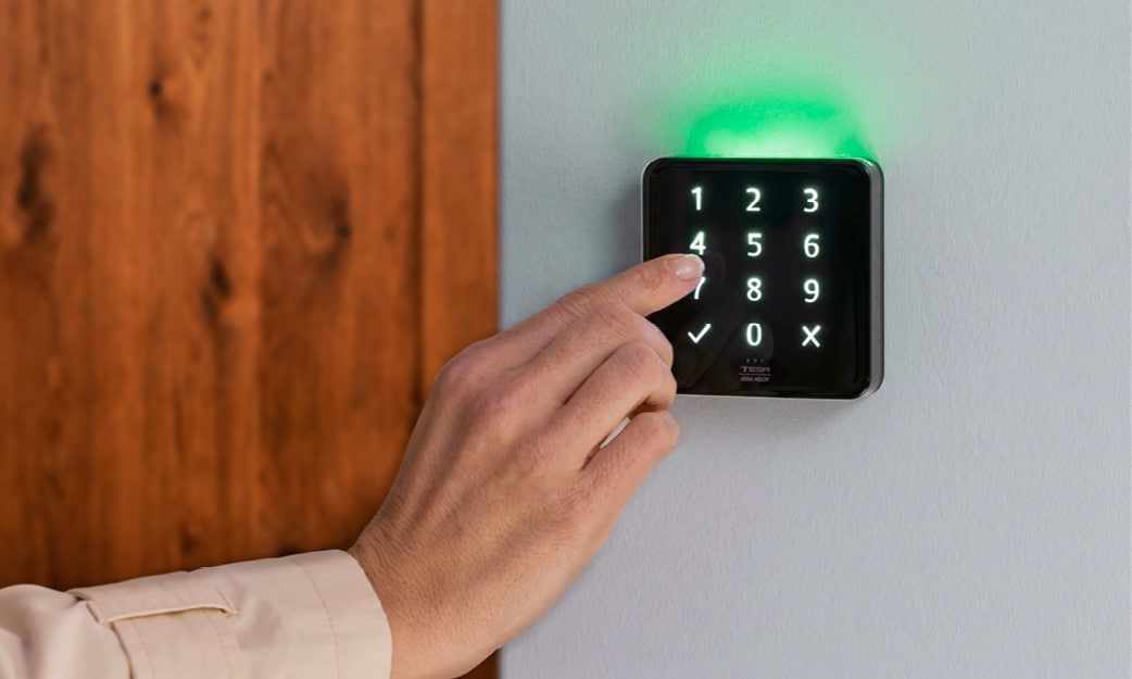 AA_i-reader-keypad-PR-image_2026-07-500×300