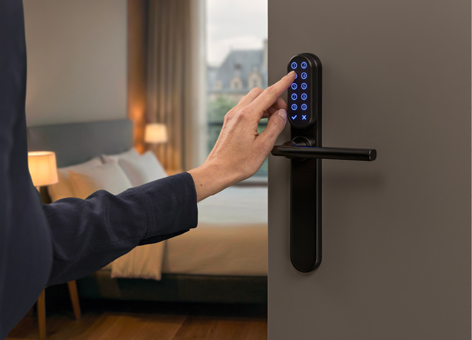 PIN statt Schlüsselkarte: Digitale Zutrittslösungen verändern den Hotel-Check-in